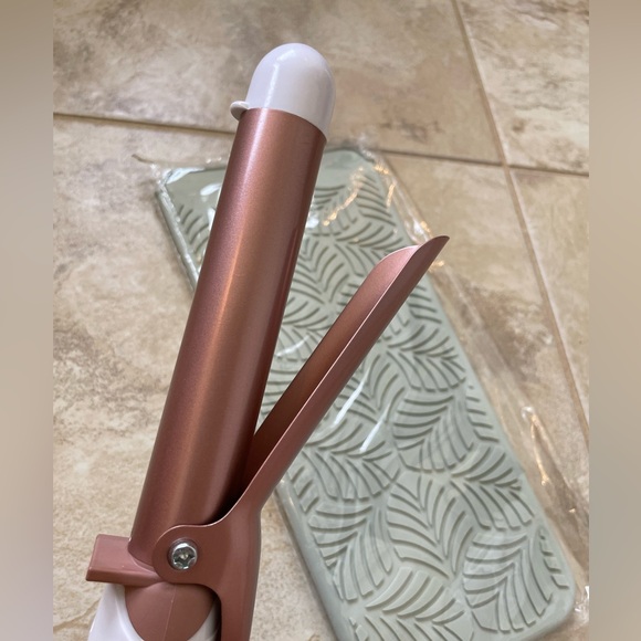 1 inch CONAIR curling iron & Heat Resistant Silicone Mat Pouch - Picture 4 of 7